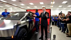 Tesla (TSLA) Options Signal $460–$500 Bullish Play: How Traders Can Ride the Momentum Wave