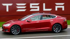 TSLA Options Signal $500 Call Dominance as Robotaxi Hype Fuels 4.9% Rally – Here’s How to Play the Breakout