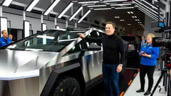 Tesla’s Options Signal Bullish Breakout Potential: Focus on $500 Call and $170 Put as AI-Driven Momentum Builds