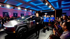 Tesla (TSLA) Options Signal Bullish Momentum: Focus on $500 Call OI and Strategic Entry Points for Q4 2025 Breakout