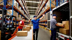 Amazon (AMZN) Options Signal Bullish Breakout: Key Strike Levels and Trade Setups for 2026