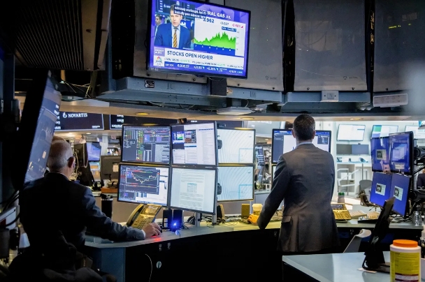 Nasdaq 100 Sees First Record Close Since February as Risks Ease