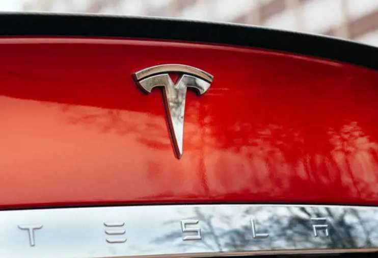 Tesla's Q2 Deliveries Plunged, But Analysts Think 'The Worst' Is Behind