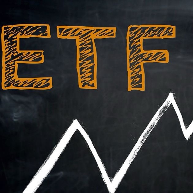 The ETF Edge in a Falling Oil Market - Article cover image