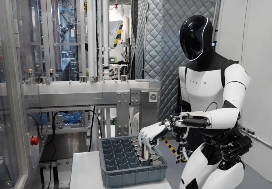 Tesla's Annual Revenue Fell for the First Time, but Aggressive Commitment to Optimus and Robotaxi Remains - Article cover image