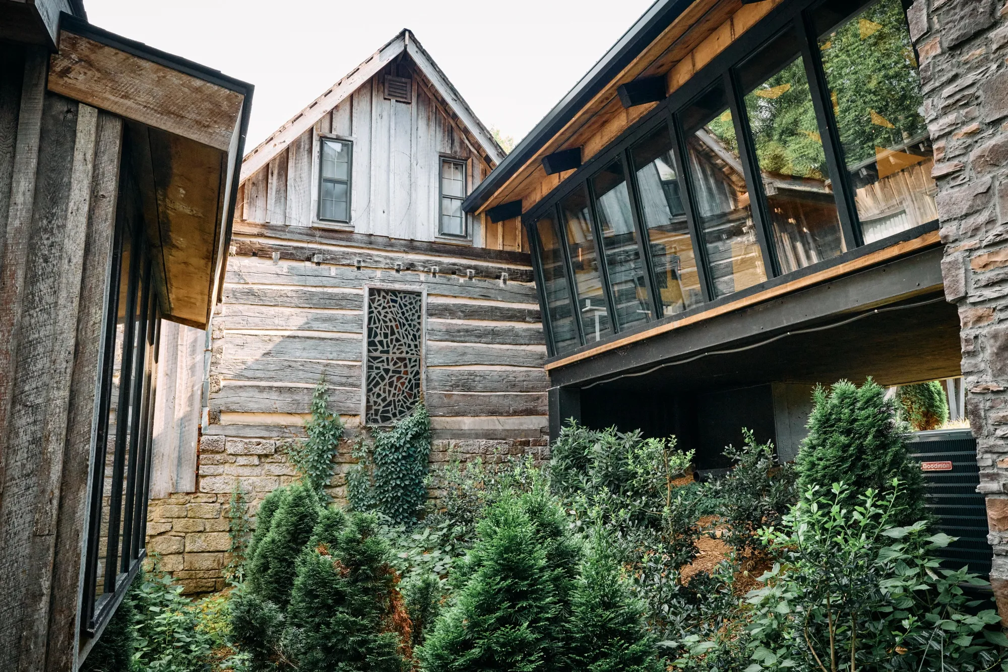 Rustic Outback Homes The US South Is Being Reshaped by the Ultrawealthy | AInvest