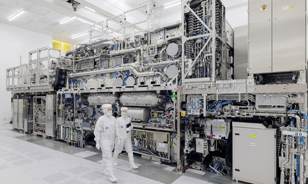 China Isn't the Constraint on ASML's EUV Moat | AInvest